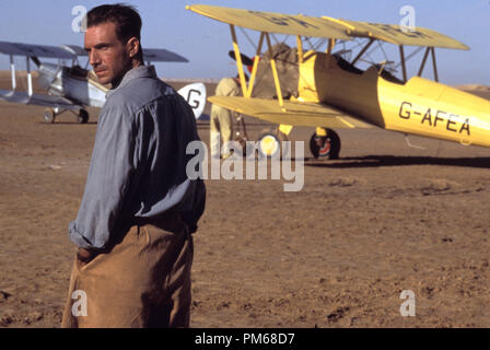 Film still da "Il paziente inglese Ralph Fiennes © 1996 Miramax Photo credit: Phil Bray Riferimento File # 31042147THA per solo uso editoriale - Tutti i diritti riservati Foto Stock