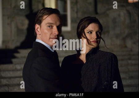 (Da sinistra a destra.) Michael Fassbender e Gina Carano stella in Relativity Media's HAYWIRE. Photo credit: Claudette Barius ©2011 Tutti e cinque i continenti importazioni, LLC. Tutti i diritti riservati. Foto Stock