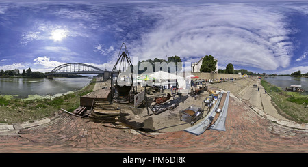 Visualizzazione panoramica a 360 gradi di Sagra del pesce 2009 - Ox torrefazione accanto al calderone gigante 4