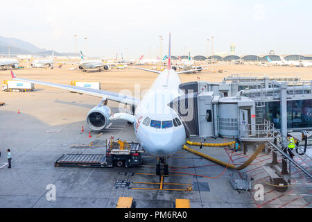 Hong Kong, Giugno 02, 2018: Cathay Dragon aereo all'Aeroporto Internazionale di Hong Kong Foto Stock