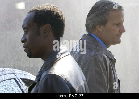 Film still da "traditore' Don Cheadle, Jeff Daniels © 2008 Overture Films Photo credit: Rafy Riferimento File # 307551063THA per solo uso editoriale - Tutti i diritti riservati Foto Stock