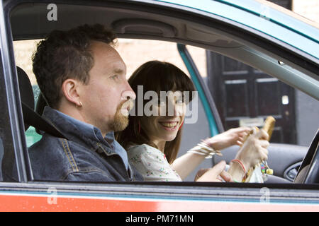 Film still da 'Happy-Go-fortunato' Eddie Marsan, Sally Hawkins © 2008 Miramax Films Photo credit: Simon Mein Riferimento File # 30755153THA per solo uso editoriale - Tutti i diritti riservati Foto Stock