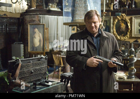 Film still da 'In Bruges' Brendan Gleeson © 2008 Focus Features Photo credit: Jaap Buitendijk Riferimento File # 30755246THA per solo uso editoriale - Tutti i diritti riservati Foto Stock