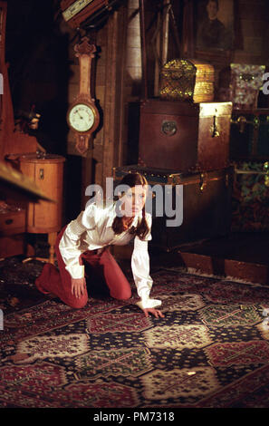 Film still / Pubblicità ancora da "Charmed" (episodio: affascinata e pericolosa) Alyssa Milano 2001 Photo credit: Richard Cartwright Riferimento File # 308471254THA per solo uso editoriale - Tutti i diritti riservati Foto Stock