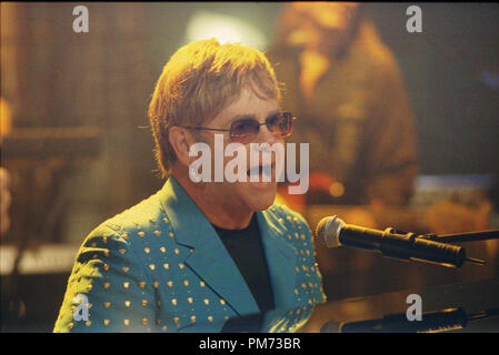 Film still / Pubblicità ancora da 'Ally McBeal' episodio: 'Voglio amare' Elton John Novembre 26, 2001 Photo credit: Randy Holmes Riferimento File # 308471477THA per solo uso editoriale - Tutti i diritti riservati Foto Stock