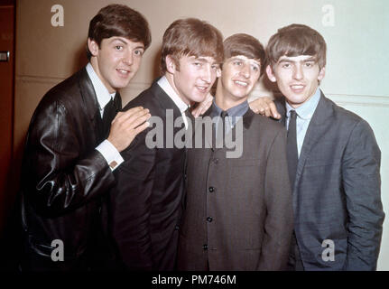 I Beatles - Paul McCartney, John Lennon e Ringo Starr, George Harrison, circa 1964. Riferimento al file # 30928 027THA Foto Stock