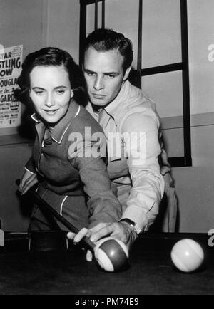 Pubblicità in studio: "The Men" Teresa Wright, Marlon Brando 1950 UA file Reference # 30928 1111THA Foto Stock