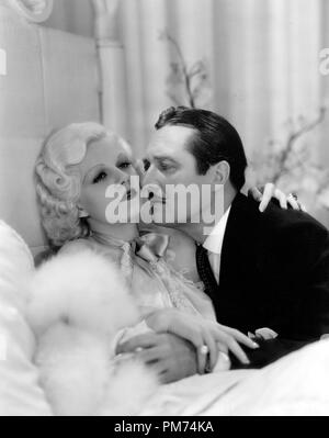 Studio Pubblicità ancora: 'Dall interno otto " Jean Harlow, Edmund Lowe 1933 MGM Riferimento File # 30928 1217THA Foto Stock