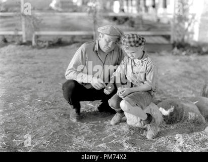 Jackie Cooper e Wallace Beery, 'Champ" 1931 MGM Riferimento File # 30928 204THA Foto Stock