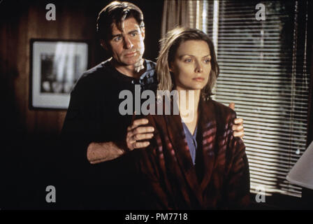 Film still / Pubblicità ancora da "l'estremità profonda dell'oceano' Treat Williams, Michelle Pfeiffer © 1999 Columbia Pictures Photo credit: Eric Lee Riferimento File # 30973669THA per solo uso editoriale - Tutti i diritti riservati Foto Stock