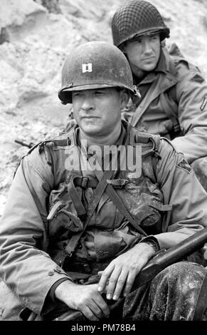 Film still da 'Saving Private Ryan' Tom Hanks, ustioni del Edward © 1998 DreamWorks Photo credit: David James Riferimento File # 30996249THA per solo uso editoriale - Tutti i diritti riservati Foto Stock