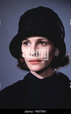 Film still da 'Michael Collins" Julia Roberts © 1996 Geffen / Warner Photo credit: David James Riferimento File # 31042375THA per solo uso editoriale - Tutti i diritti riservati Foto Stock