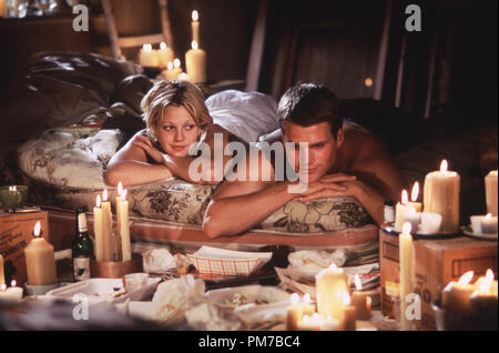 Film still da 'Mad amore' Chris O'Donnell, Drew Barrymore © 1995 Buena Vista Photo credit: Bob Marshak Riferimento File # 31043253THA per solo uso editoriale - Tutti i diritti riservati Foto Stock