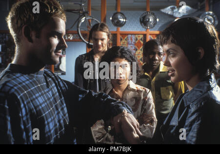 Film still da 'hacker' Johnny Lee Miller, Matthew Lillard, Renoly Santiago, Laurence Mason, Angelina Jolie © 1995 United Artists Photo credit: Mark Tillie Riferimento File # 31043335THA per solo uso editoriale - Tutti i diritti riservati Foto Stock