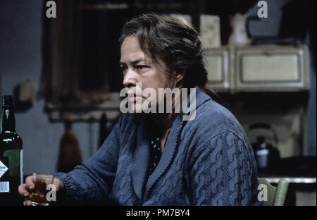 Film still da 'Dolores Claiborne' Kathy Bates © 1995 Castle Rock Entertainment Photo credit: John Clifford Riferimento File # 31043452THA per solo uso editoriale - Tutti i diritti riservati Foto Stock