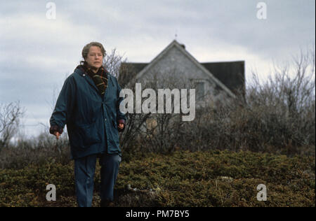 Film still da 'Dolores Claiborne' Kathy Bates © 1995 Castle Rock Entertainment Photo credit: John Clifford Riferimento File # 31043453THA per solo uso editoriale - Tutti i diritti riservati Foto Stock