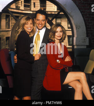 Film still da 'Ally McBeal' Courtney Thorne-Smith, Gil soffietto, Calista Flockhart © 1997 Fox Photo credit: Greg Gorman Riferimento File # 31013464THA per solo uso editoriale - Tutti i diritti riservati Foto Stock