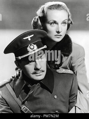 Jack Benny, Carole Lombard "Essere o non essere" 1942 United Artists Riferimento File # 31202 640 THA Foto Stock