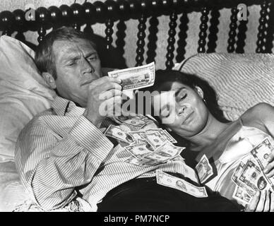Steve McQueen, Ali Macgraw, 'The Getaway' 1972 Warner Riferimento File # 31202 856THA Foto Stock