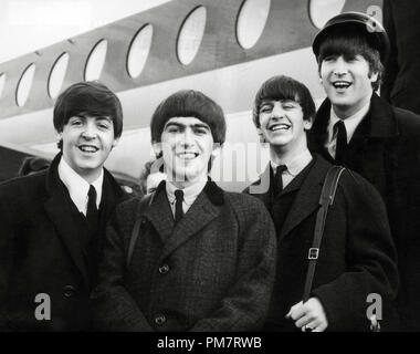 I Beatles, (da sinistra a destra), Paul McCartney, George Harrison e Ringo Starr e John Lennon,1964. Riferimento al file # 31386 462THA Foto Stock