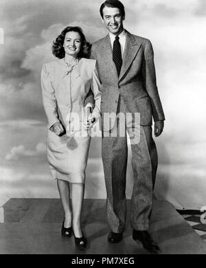 James Stewart e Donna Reed in " La vita è una cosa meravigliosa." 1946 RKO Riferimento File # 31537 699 Foto Stock