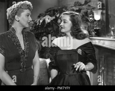 Celeste Holm, Bette Davis, 'All About Eve' 1950 XX Century Fox Riferimento File # 31568 002 Foto Stock
