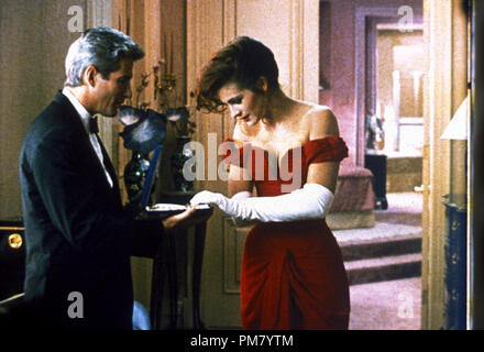 Film still o pubblicità ancora da "Pretty Woman" Richard Gere e Julia Roberts © 1990 Touchstone Tutti i diritti riservati Riferimento File # 31571124THA per solo uso editoriale Foto Stock