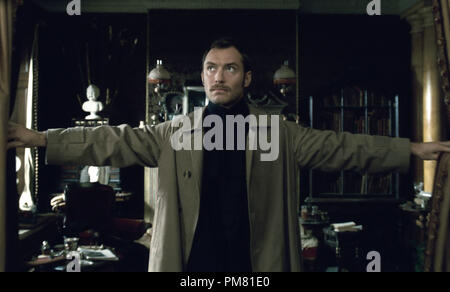 JUDE LAW come Dott. James Watson in Warner Bros Foto e Village Roadshow Pictures azione avventura mistero Sherlock Holmes: un gioco di ombre a Warner Bros Foto di rilascio. Foto Stock