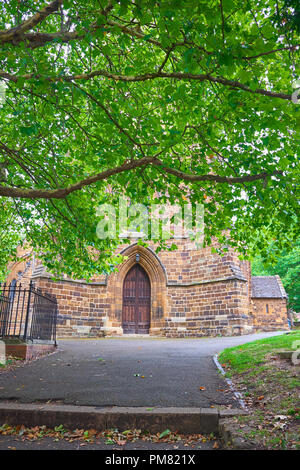 Percorso fino al dodicesimo secolo norman round chiesa del Santo Sepolcro (è il meglio conservato di uno dei quattro solo in Gran Bretagna), un grado 1 elencato la costruzione in Foto Stock