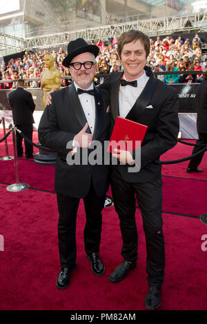 William Joyce, Oscar-candidato per il Miglior Cortometraggio e Brandon Oldenburg, Oscar-candidato per miglior cortometraggio, arrivano per la 84ma annuale di Academy Awards di Hollywood, CA, 26 febbraio 2012. Foto Stock