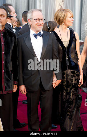 Steven Spielberg, Oscar-nominee Best Motion Picture dell'anno, e Kate Capshaw arrivare per la 84ma annuale di Academy Awards di Hollywood, CA, 26 febbraio 2012. Foto Stock