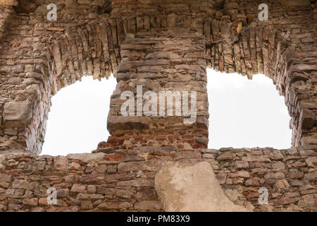 Agosto 2018, ujazd village, Polonia: i ruderi del vecchio castello polacco chiamato krzyztopor Foto Stock