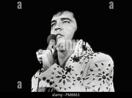 (Archival Classic Cinema - Elvis Presley Retrospective) Elvis Presley, 'Elvis on Tour' 1972 MGM file Reference # 31616 011THA Foto Stock