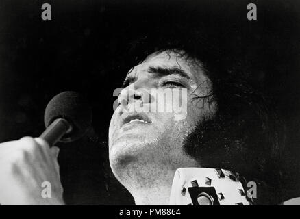 (Archival Classic Cinema - Elvis Presley Retrospective) Elvis Presley, 'Elvis on Tour' 1972 MGM file Reference # 31616 012THA Foto Stock