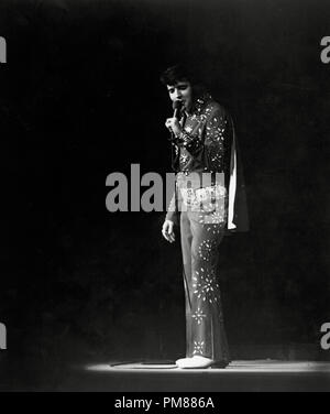 (Archival Classic Cinema - Elvis Presley Retrospective) Elvis Presley, 'Elvis on Tour' 1972 MGM file Reference # 31616 017THA Foto Stock