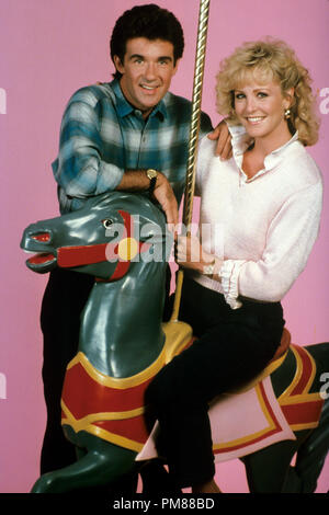 Studio Pubblicità ancora da 'dolori della crescita' Alan Thicke, Joanna Kerns circa 1985 Foto Stock