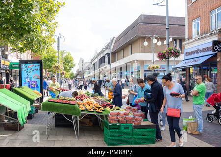 Pressione di stallo di frutta, il Broadway, Bexleyheath, London Borough of Bexley, Greater London, England, Regno Unito Foto Stock