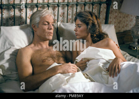 Studio Pubblicità ancora da 'Uccelli di Rovo' Richard Chamberlain, Rachel Ward 1983 Tutti i diritti riservati Riferimento File # 31708060THA per solo uso editoriale Foto Stock