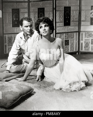Frank Sinatra, Gina Lollobrigida "mai così pochi' 1959 MGM Riferimento File # 31780 817 Foto Stock