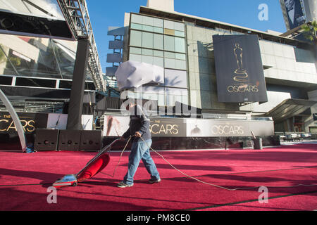 Continuano i preparativi fro i governatori sfera giovedì, 22 febbraio come parte l'OSCAR® che sarà presentato domenica 24 febbraio, 2013, al Dolby® Theatre e teletrasmesso in diretta dalla televisione ABC rete. Foto Stock