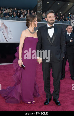 Ben Affleck, Oscar®-candidato per la migliore immagine e Jennifer Garner arrivare per l'OSCAR® al Dolby® Theatre in Hollywood, CA, 24 febbraio 2013. Foto Stock