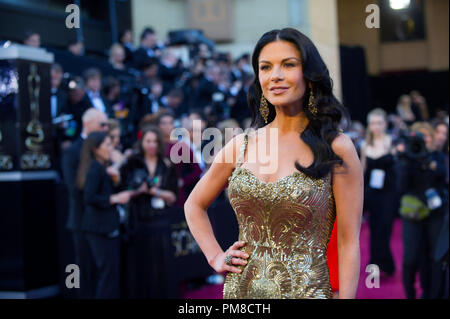 Attrice Catherine Zeta-Jones arriva per l'OSCAR® al Dolby® Theatre in Hollywood, CA. 24 febbraio 2013. Foto Stock