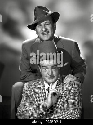 Bud Abbott e Lou Costello circa 1952 Riferimento File # 31955 228THA Foto Stock