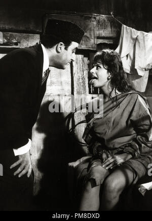 Peter Sellers e Sophia Loren, 'l'Millionairess' 1960. Riferimento al file # 31202 160 THA Foto Stock