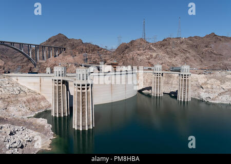 Bella e soleggiata vista della Diga di Hoover vicino a Las Vegas in Nevada, e il Fiume Colorado Foto Stock