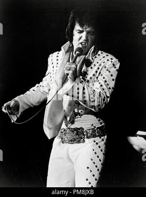 (Archival Classic Cinema - Elvis Presley Retrospective) Elvis Presley, 'Elvis on Tour' 1972 MGM file Reference # 31616 048THA Foto Stock