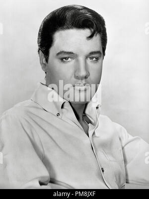 (Archival Classic Cinema - Elvis Presley Retrospective) Elvis Presley, circa 1965 file Reference # 31616 052THA Foto Stock