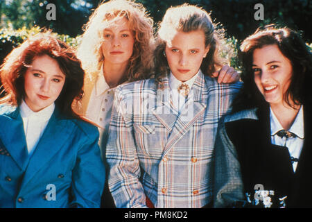 Film still o pubblicità ancora da 'Eriche' Shannen Doherty, Lisanne Falk, Kim Walker, Winona Ryder © 1989 Nuovo Mondo Photo credit: Michael Parigi Tutti i diritti riservati Riferimento File # 31623108THA per solo uso editoriale Foto Stock