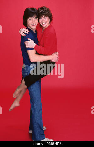 Studio Pubblicità ancora da 'Joanie ama Chachi' Scott Baio, Erin Moran 1982 Tutti i diritti riservati Riferimento File # 31710165THA per solo uso editoriale Foto Stock
