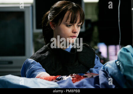 Studio Pubblicità ancora da 'Gray's Anatomy' (stagione 2 Episodio nome: è la fine del mondo) Christina Ricci 2006 Photo credit: Peter 'Tramoggia' Stone Foto Stock